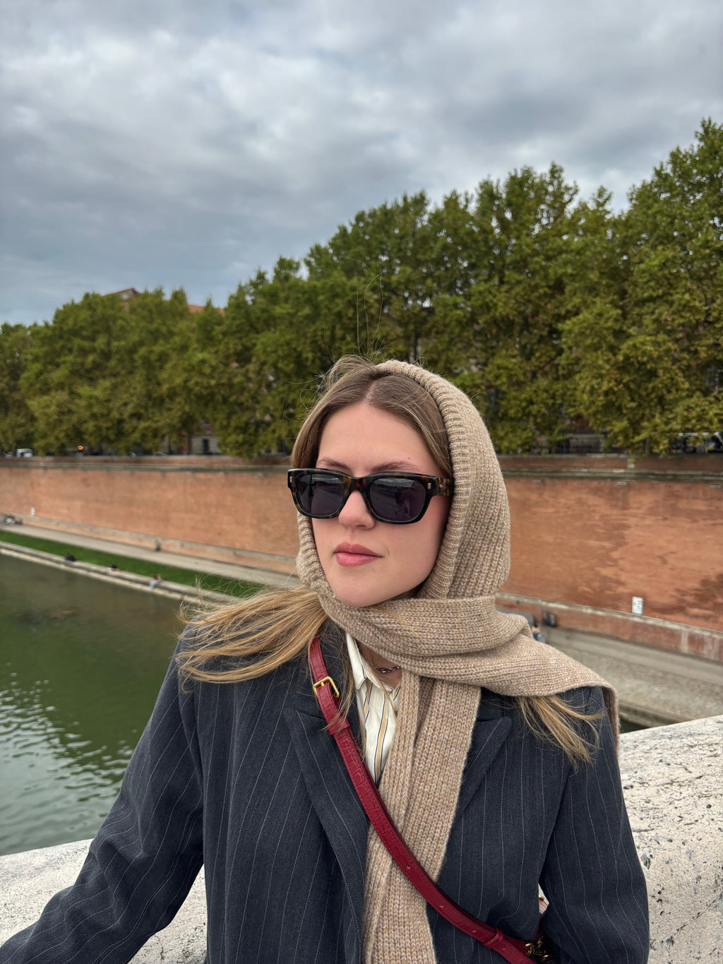 🎁 1 ACHETÉ = 1 OFFERT | Écharpe-Capuche Sophie Hood - Prête à Porter