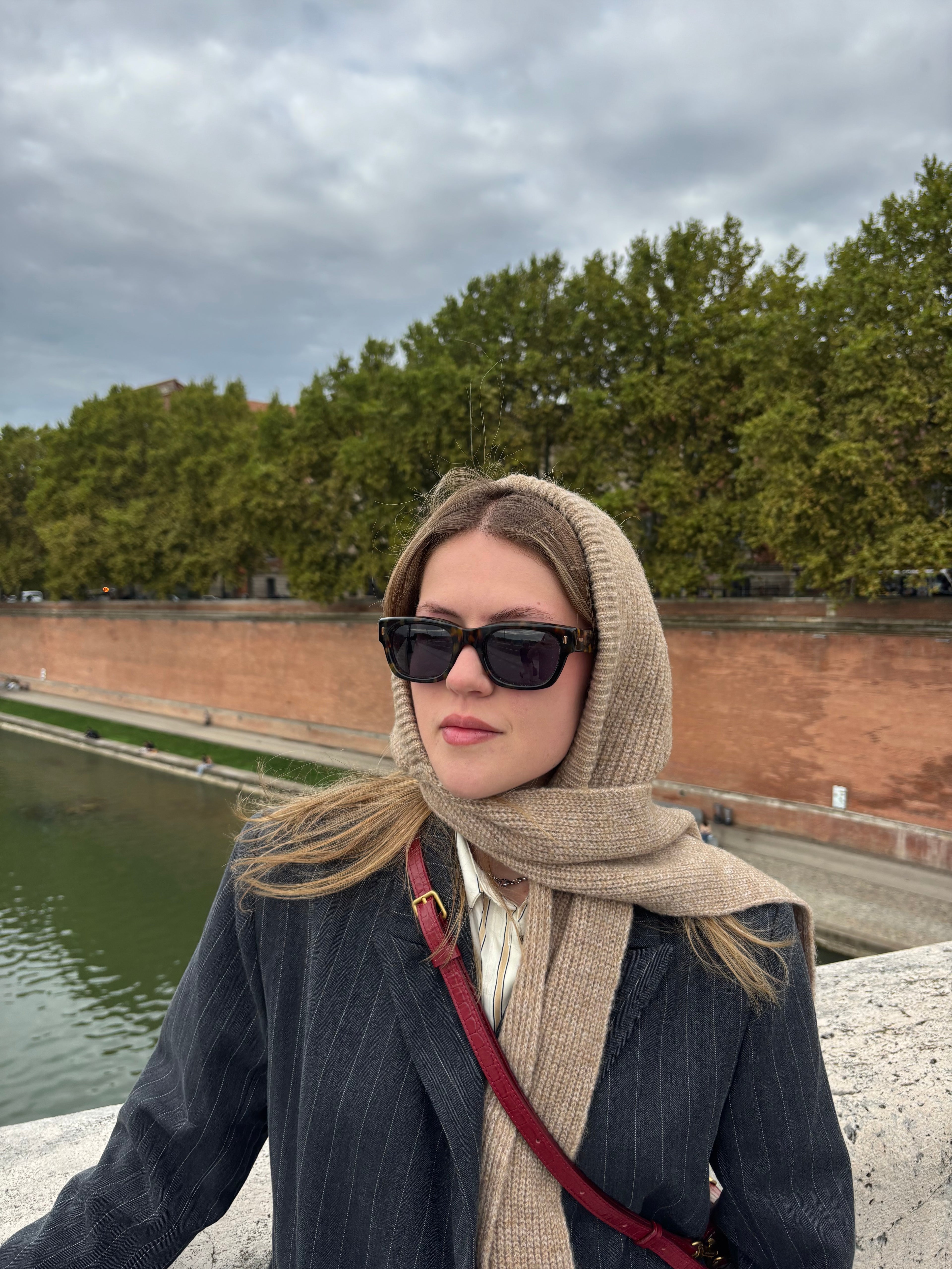 🎁 1 ACHETÉ = 1 OFFERT | Écharpe-Capuche Sophie Hood - Prête à Porter